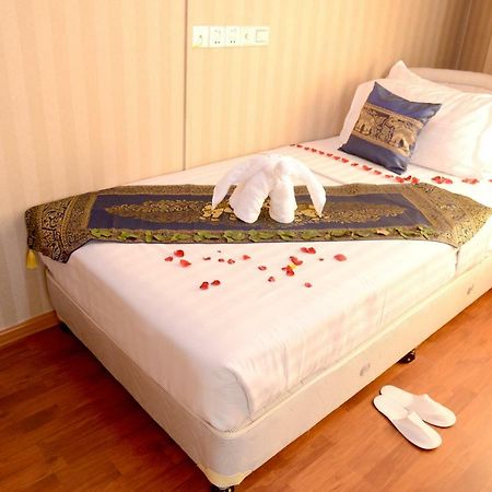 รอยัล นุง โย โฮเต็ล Hotel มัณฑะเลย์ ภายนอก รูปภาพ