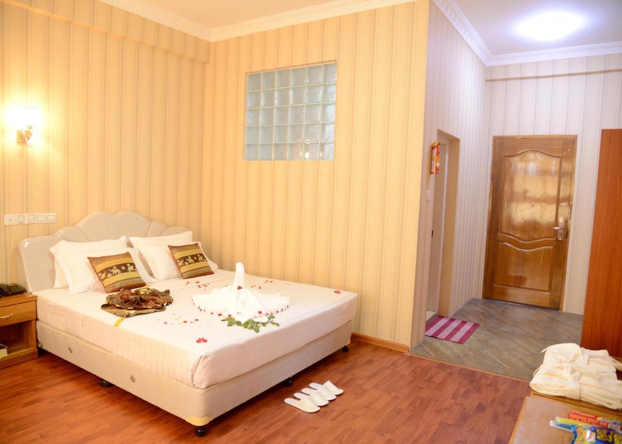 รอยัล นุง โย โฮเต็ล Hotel มัณฑะเลย์ ภายนอก รูปภาพ