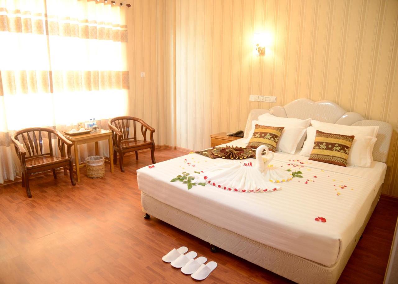 รอยัล นุง โย โฮเต็ล Hotel มัณฑะเลย์ ภายนอก รูปภาพ