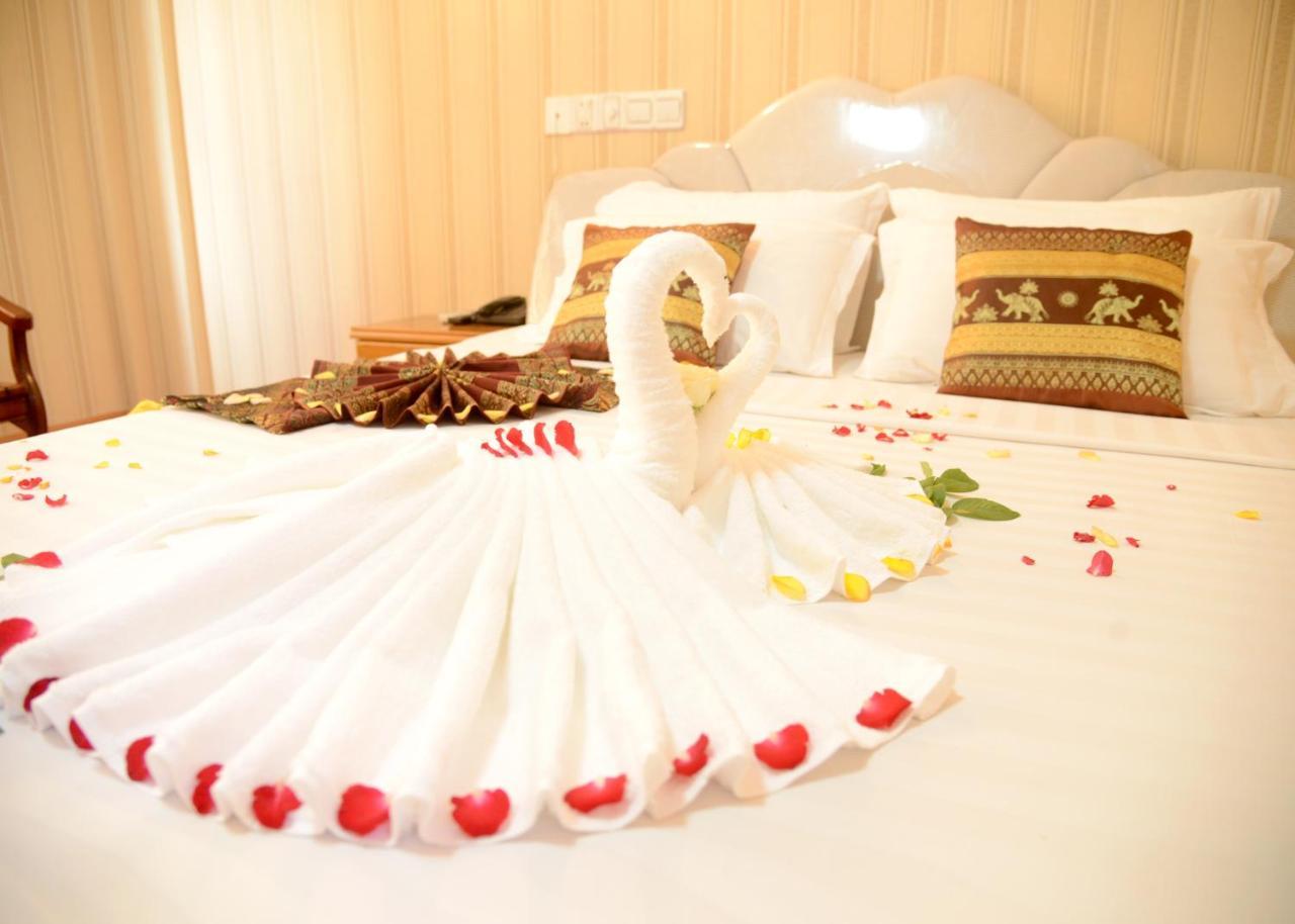 รอยัล นุง โย โฮเต็ล Hotel มัณฑะเลย์ ภายนอก รูปภาพ
